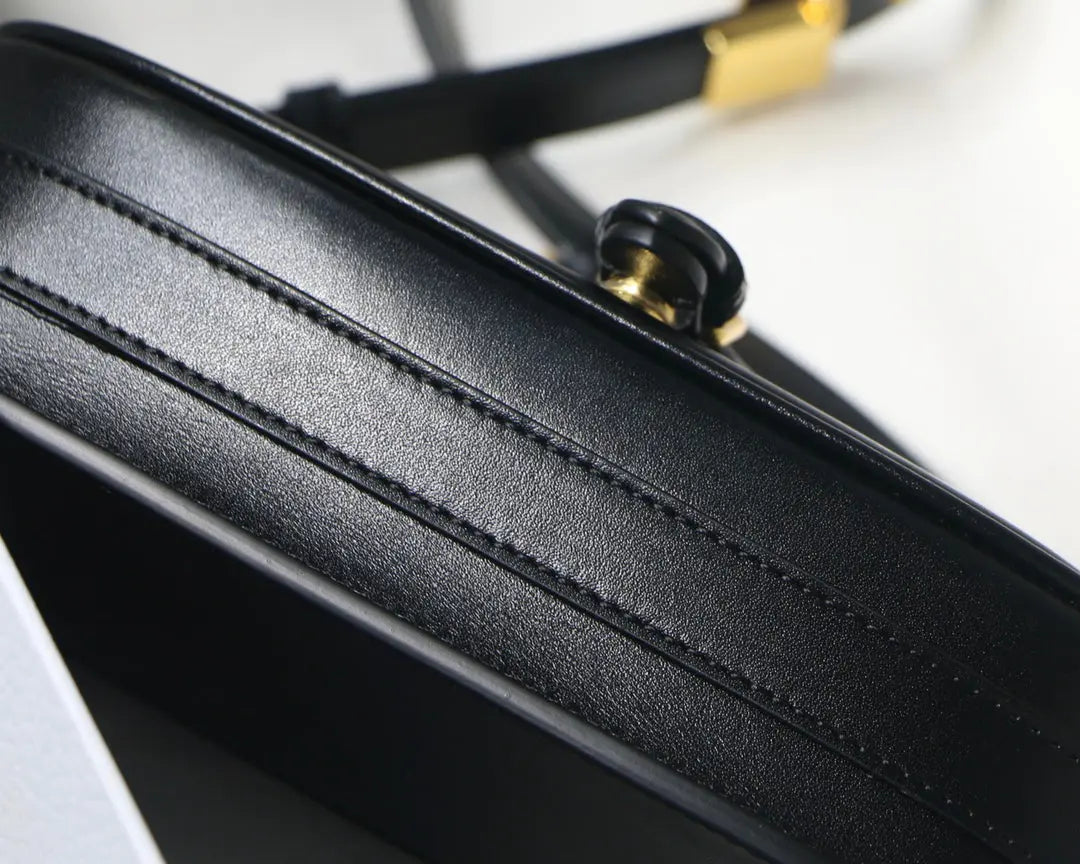 クリスチャン・ディオール ボビー イーストウエスト バッグ