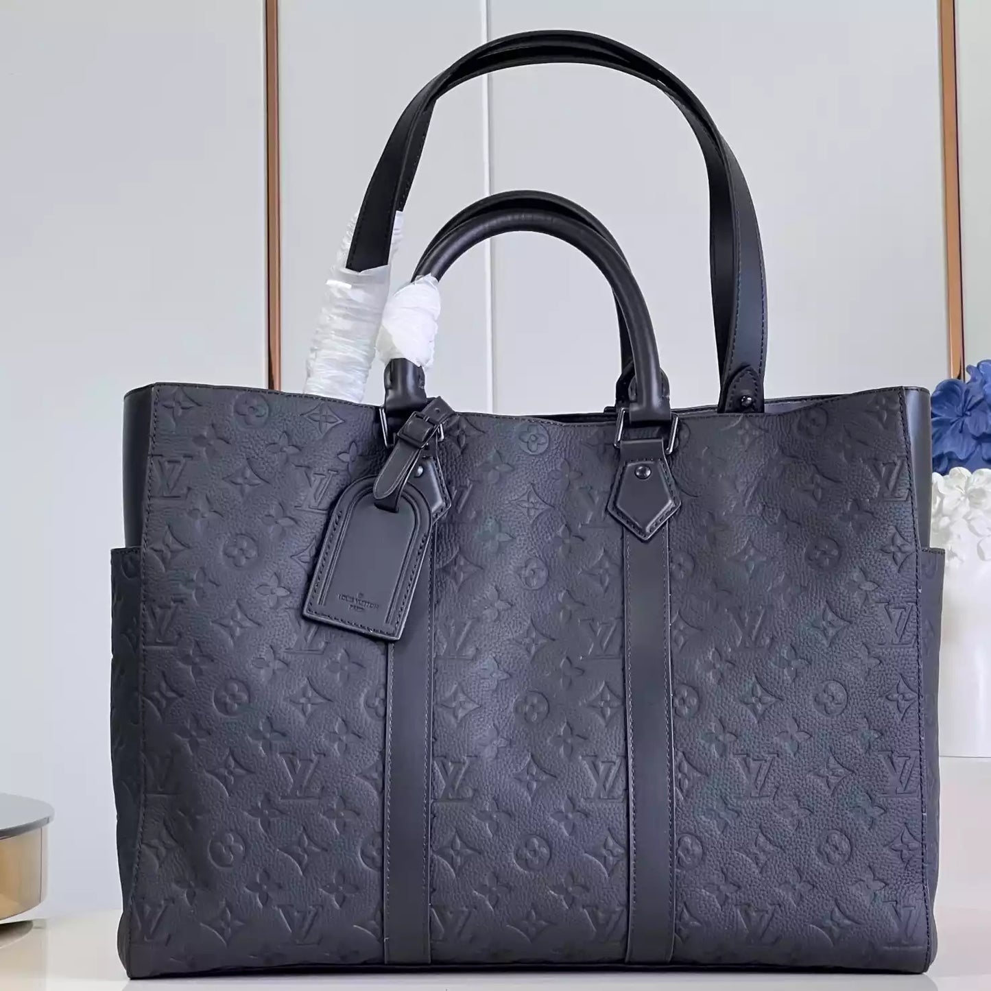 サックプラット 24H トートバッグ 型押しトリヨンモノグラム 牛革 M21865-LW218