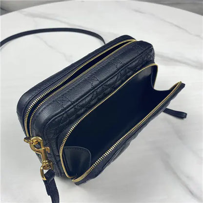 小さなディオール カロ クラッチ