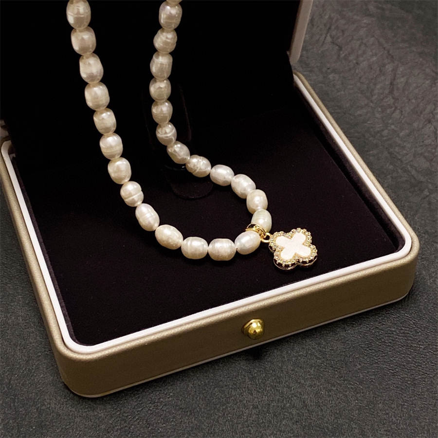 シャネル パール 四つ葉のクローバー ブラック＆ホワイト ダブルウェア ネックレス