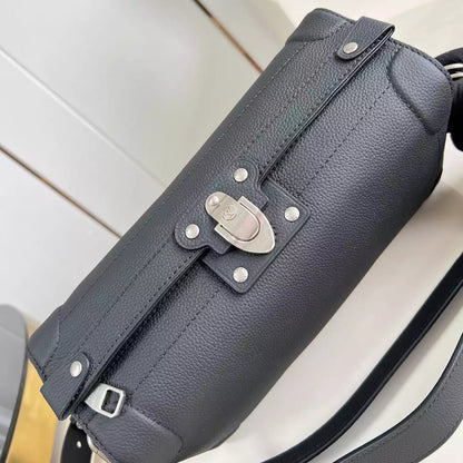 ソウルトランク イーストウエスト ブラック LV コロラドカーフスキン M11615 – LW431