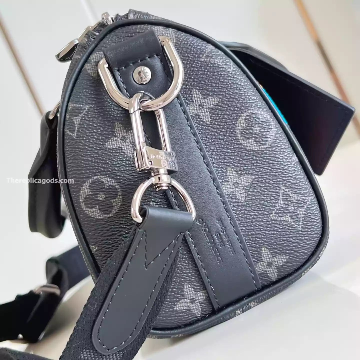 キーポル バンドリエール 25 ブラック モノグラム エクリプス – LW306