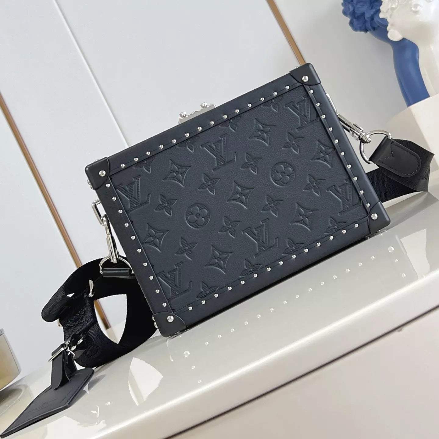 クラッチボックス ブラック モノグラム シャドウ カウハイドレザー M12876 – LW275