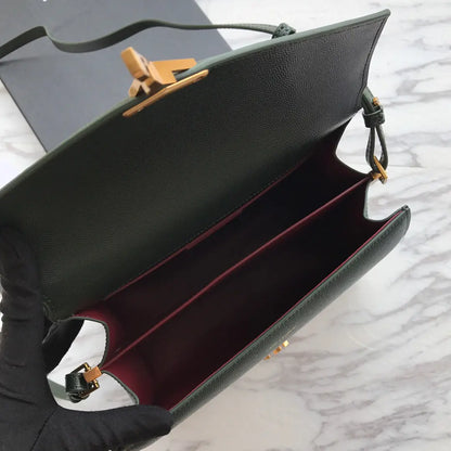 カサンドラ モノグラム クラスプバッグ マットパイソン