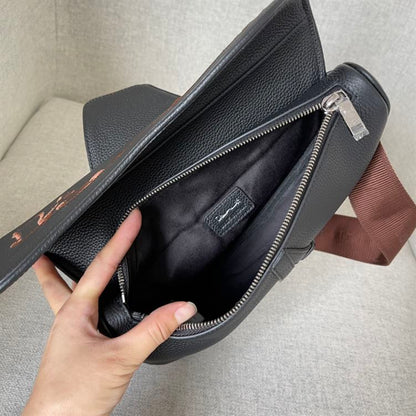 ディオール カクタス ジャック ディオール サドルバッグ ブラック グレインカーフスキン シグネチャー刺繍入り – DIO019