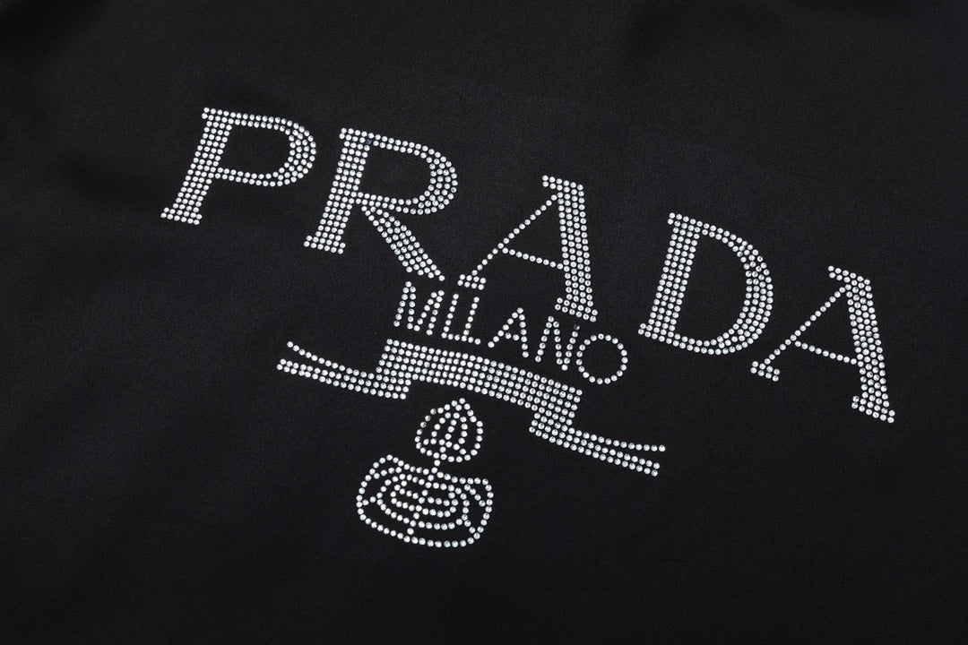 【PRADA 公式旗艦店】プラダ シャツ ご好評に付き再入荷 241119