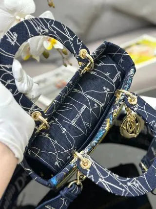 クリスチャン ディオール ミディアム レディ D ライト バッグ