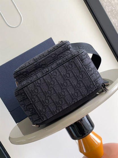 ディオール ミニ ライダー スリングバッグ – DIO043