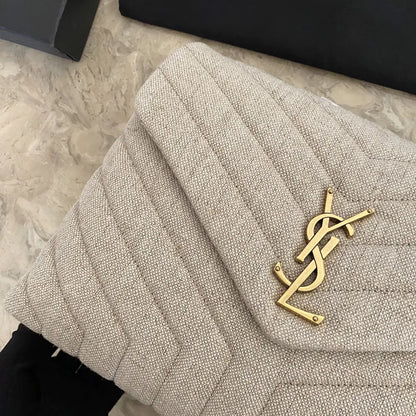 Y字キルティングレザーのルル スモールバッグ