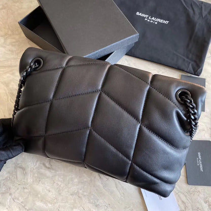 キルティングラムスキンのパファーミディアムバッグ