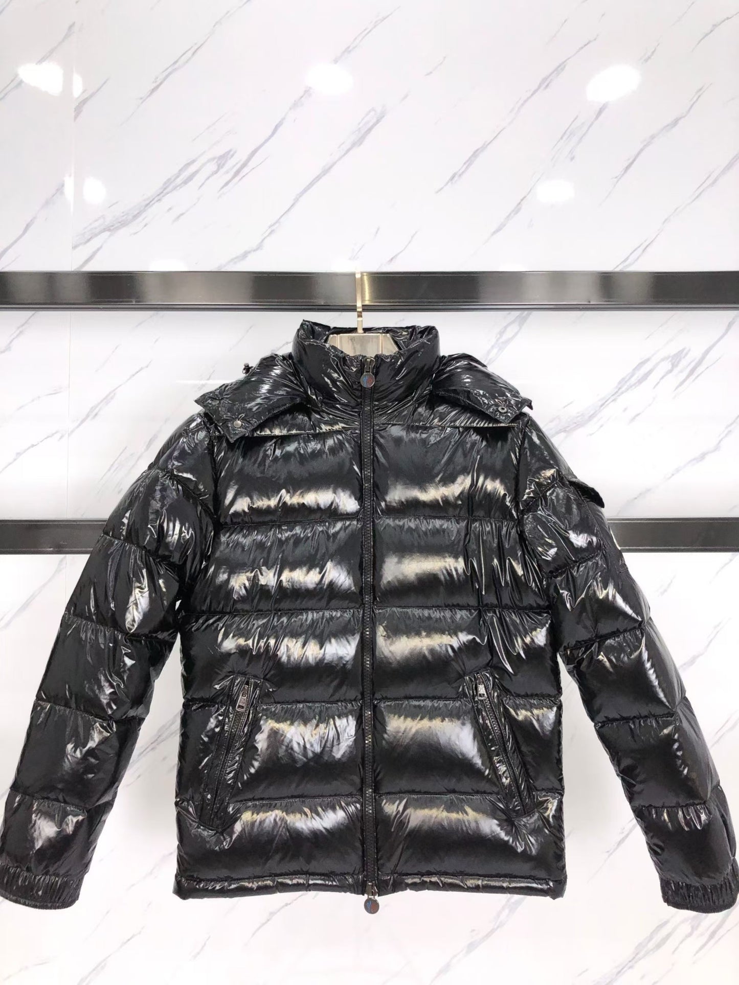 【Moncler全国送料無料】【即日出荷】新作数量限定予行販売モンクレールダウンジャケット