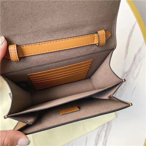 フェンディ カーリグラフィー バッグ