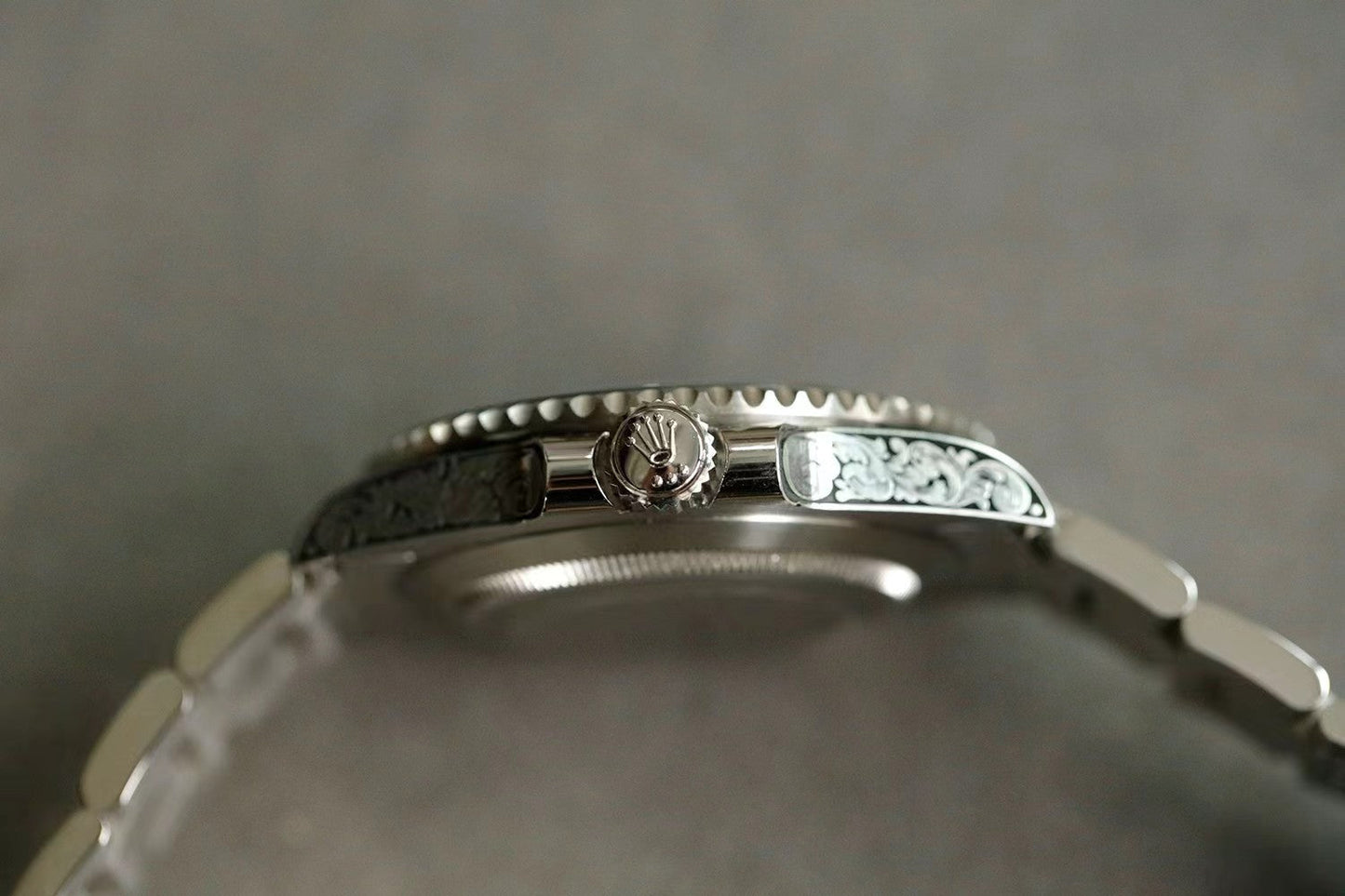 ロレックス サブマリーナーデイト 彫金 116610LV 数が少ない