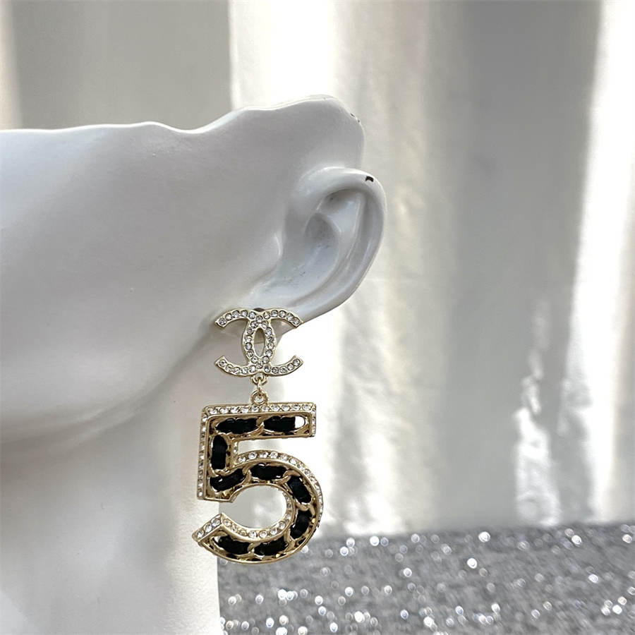 シャネル No.5 レザー ピアス チェーン イヤリング