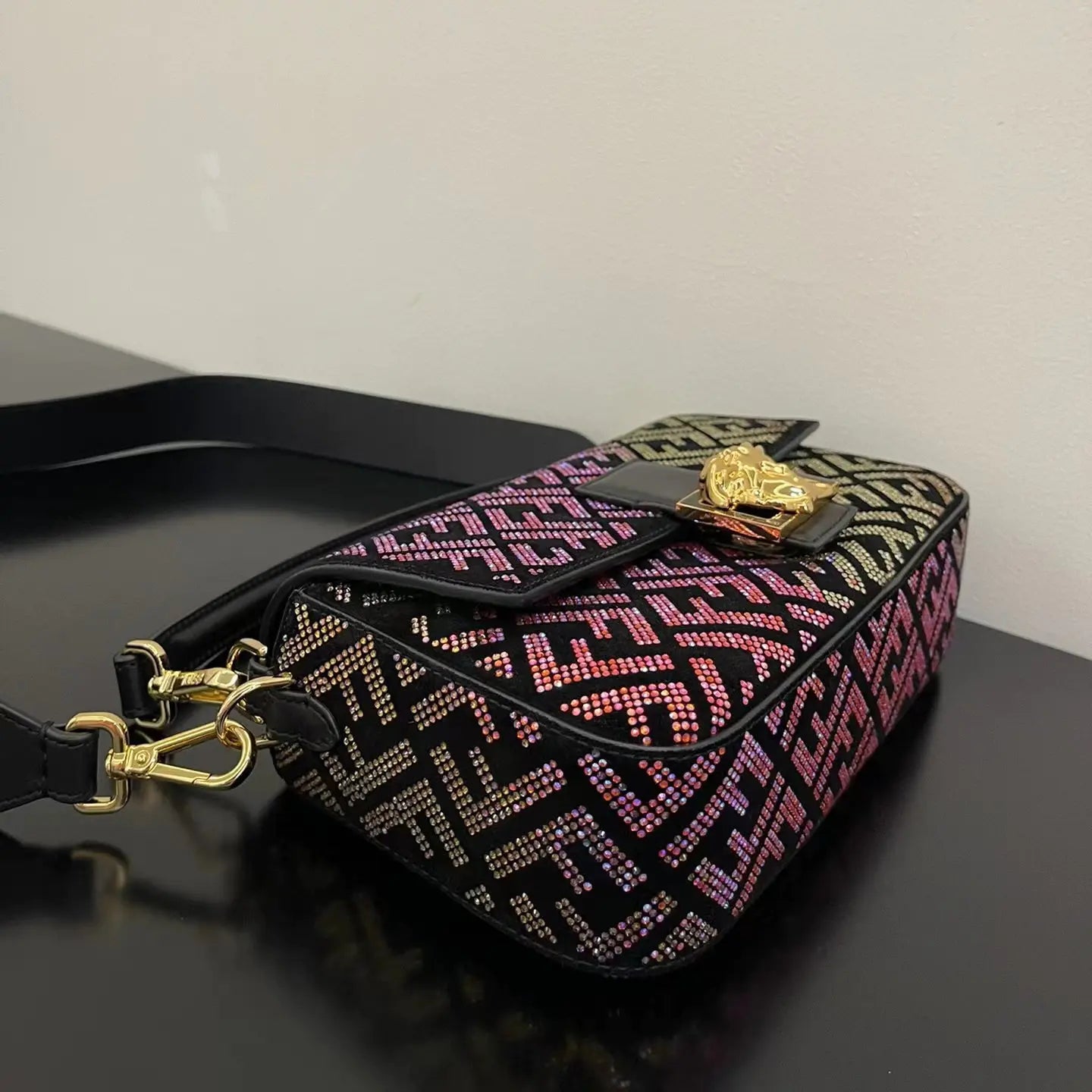 フェンディ x ヴェルサーチ レザー バゲットバッグ