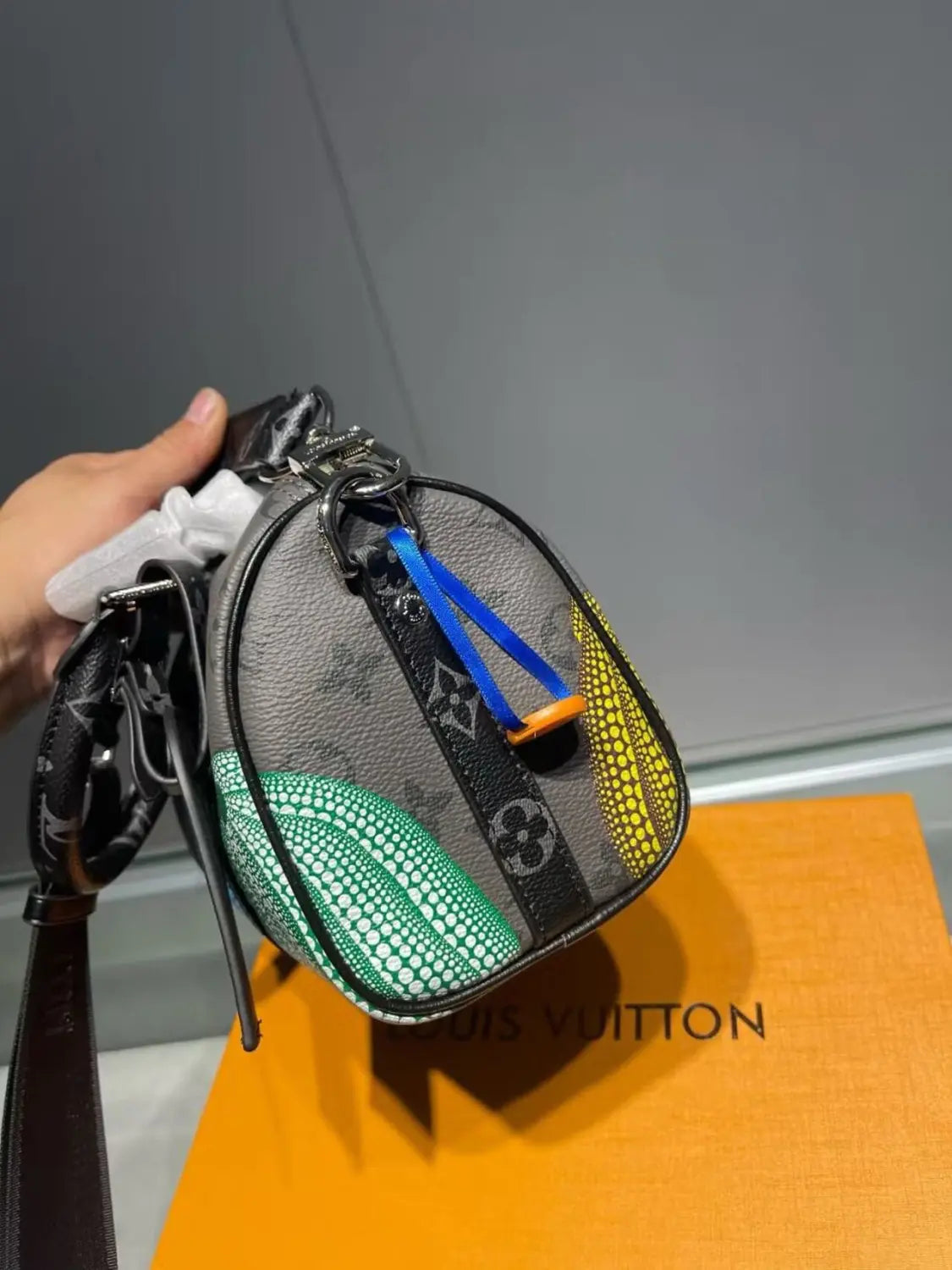 ルイ・ヴィトン クサマ リバース モノグラム エクリプス キーポル 25