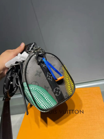 ルイ・ヴィトン クサマ リバース モノグラム エクリプス キーポル 25