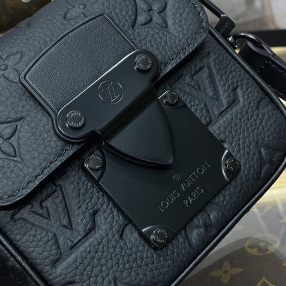 LV レトロ メッセンジャーバッグ
