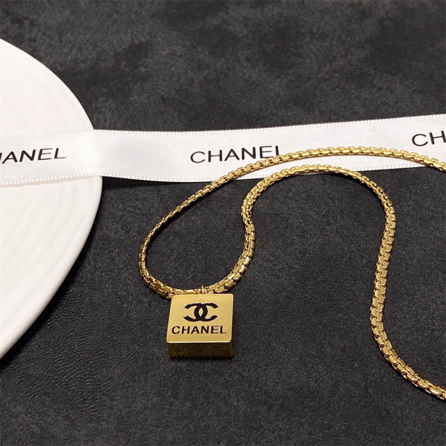 シャネル ダブルC ロング セーターチェーン ネックレス
