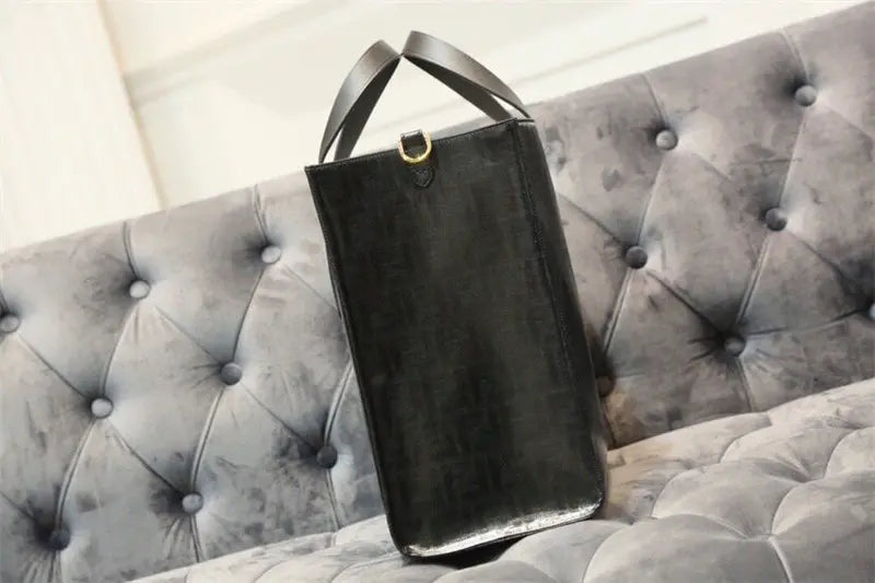 フェンディ ショッピングロゴバッグ