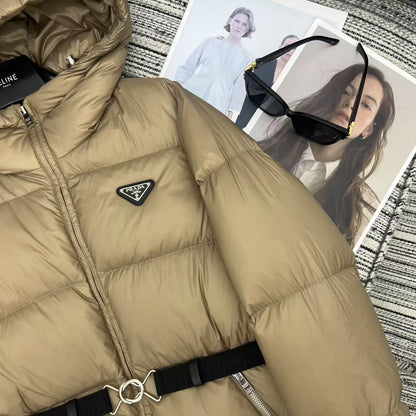 【PRADA旗艦店】ダウンジャケット、ご好評に付き再入荷！