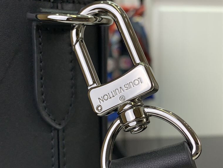 ルイ・ヴィトン ポルト・ドキュメンツ ヴォヤージュ PM ブリーフケース – LVB039