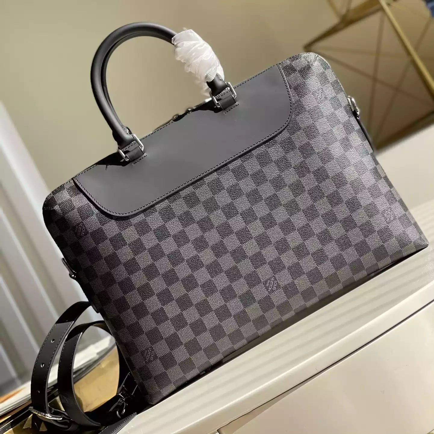 デイドキュメントホルダー グラファイト チェッカー N48260 – LW324