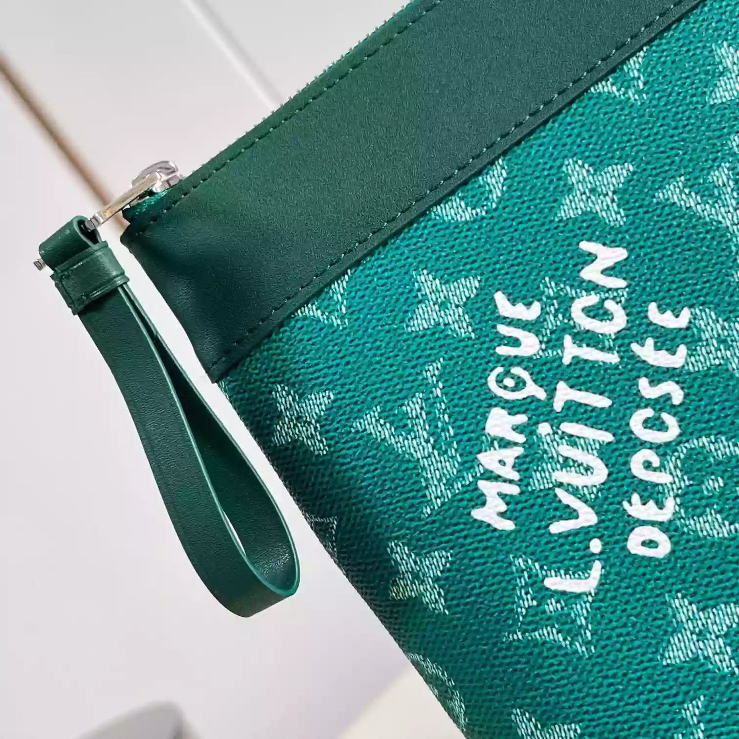 グリーンモノグラム エクリプス ソフトトラベルポーチ M12665 – LW405