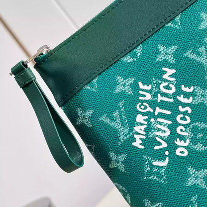 グリーンモノグラム エクリプス ソフトトラベルポーチ M12665 – LW405