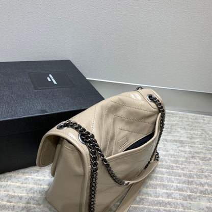 YSL ニキ ミディアム