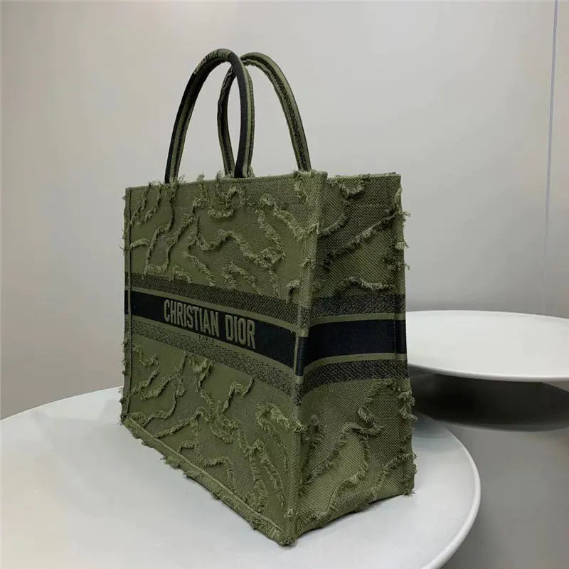 ディオール オブリーク エンブロイダリー ディオール ブック トート