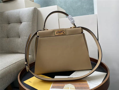 フェンディ ピーカブーバッグ ミディアムブラウン