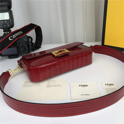フェンディ クロコダイル バゲット レッド