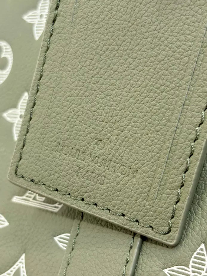 キーポル バンドリエール 50 バッグ オリーブグリーン モノグラムシャドウレザー M12504 – LW204