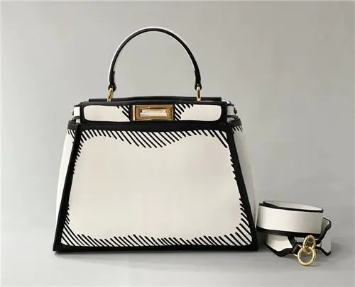 フェンディ ピーカブー アイコニック ミディアムバッグ