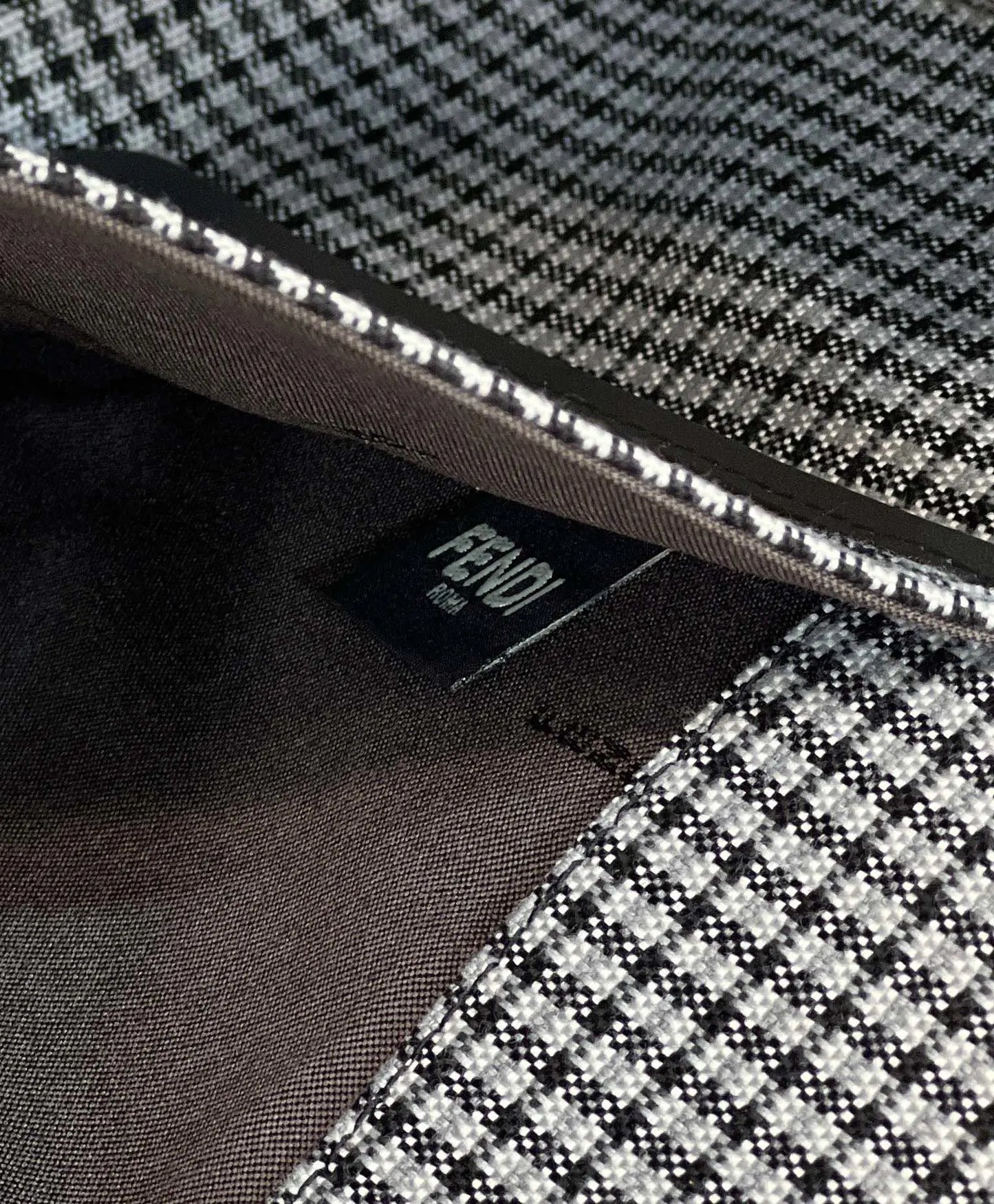 フェンディ・オロック