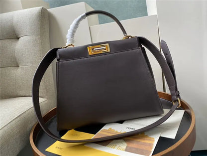 フェンディ ピーカブーバッグ ミディアム