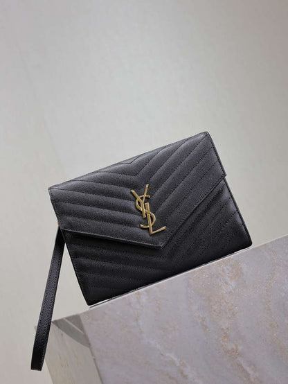 YSL カッサンドル マトラッセ フラップ ポーチ グレイン ドゥ プードル レザー 617662 V ブラック