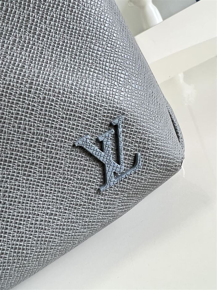 ルイ・ヴィトン アベニュー・スリングバッグ タイガ – LVB029