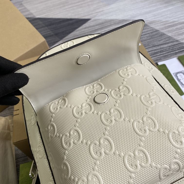 グッチ ロゴエンボス加工 パンチングレザー バックパック – BG037