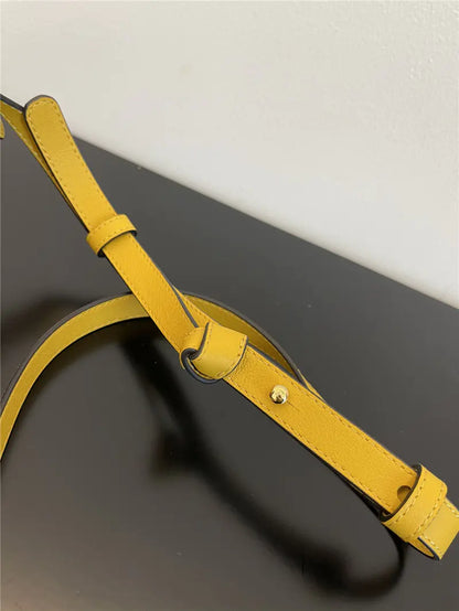 フェンディ ロゴ スエード カメラバッグ