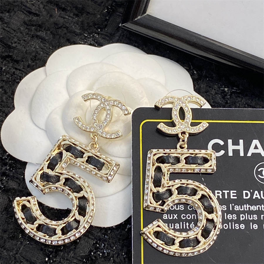 シャネル No.5 レザー ピアス チェーン イヤリング