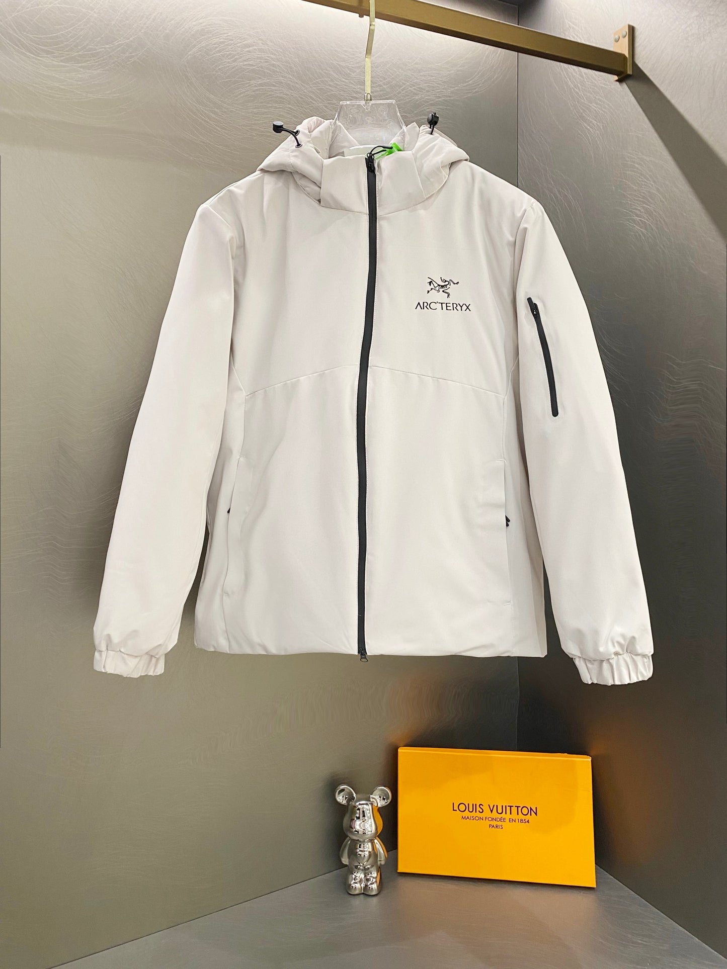 【ARC TERYX公式旗艦店】ダウンジャケット 男女兼用 ご好評に付き再入荷！