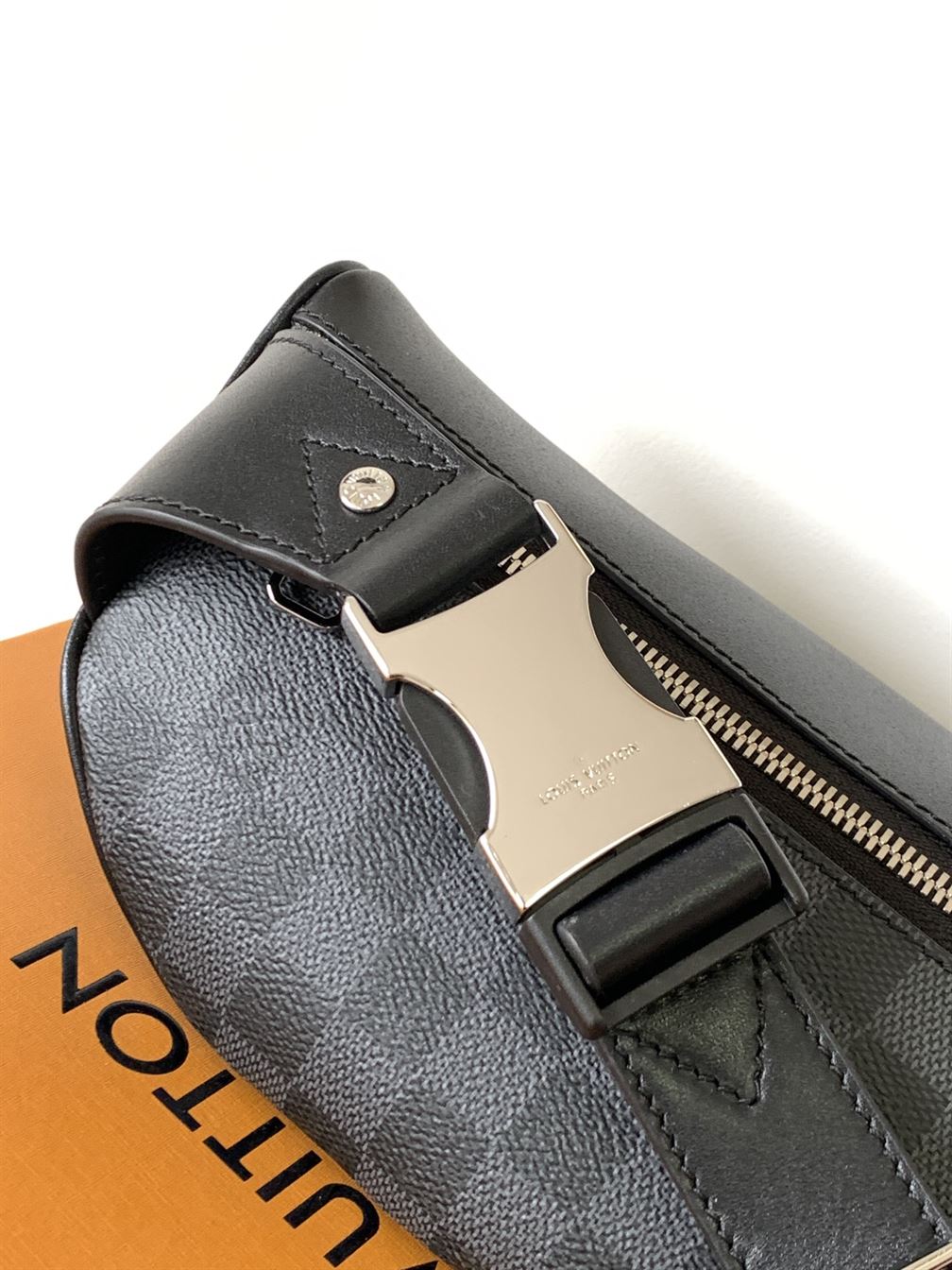 ルイ・ヴィトン ディスカバリー バムバッグ ダミエ・グラフィット – LVB065