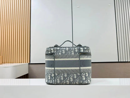 クリスチャン・ディオール コスメティックバッグ