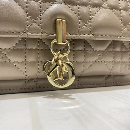 レディディオールクラッチ