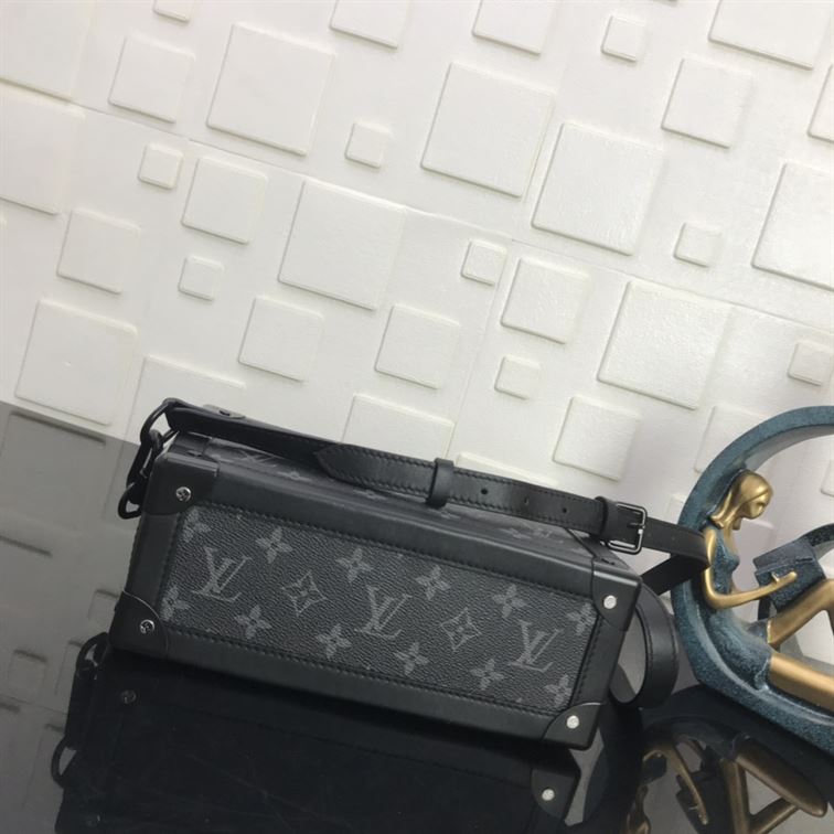 ルイ・ヴィトン ソフトトランク モノグラム エクリプス – LVB060