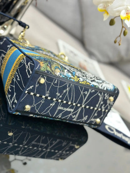 クリスチャン ディオール ミディアム レディ D ライト バッグ