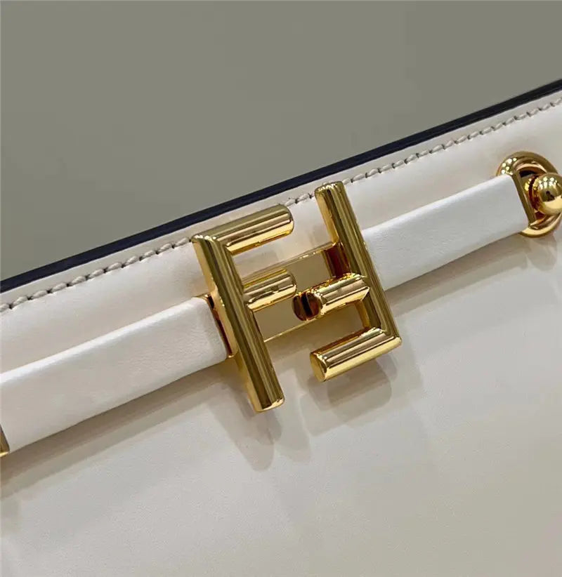 フェンディ バゲット ポーチバッグ