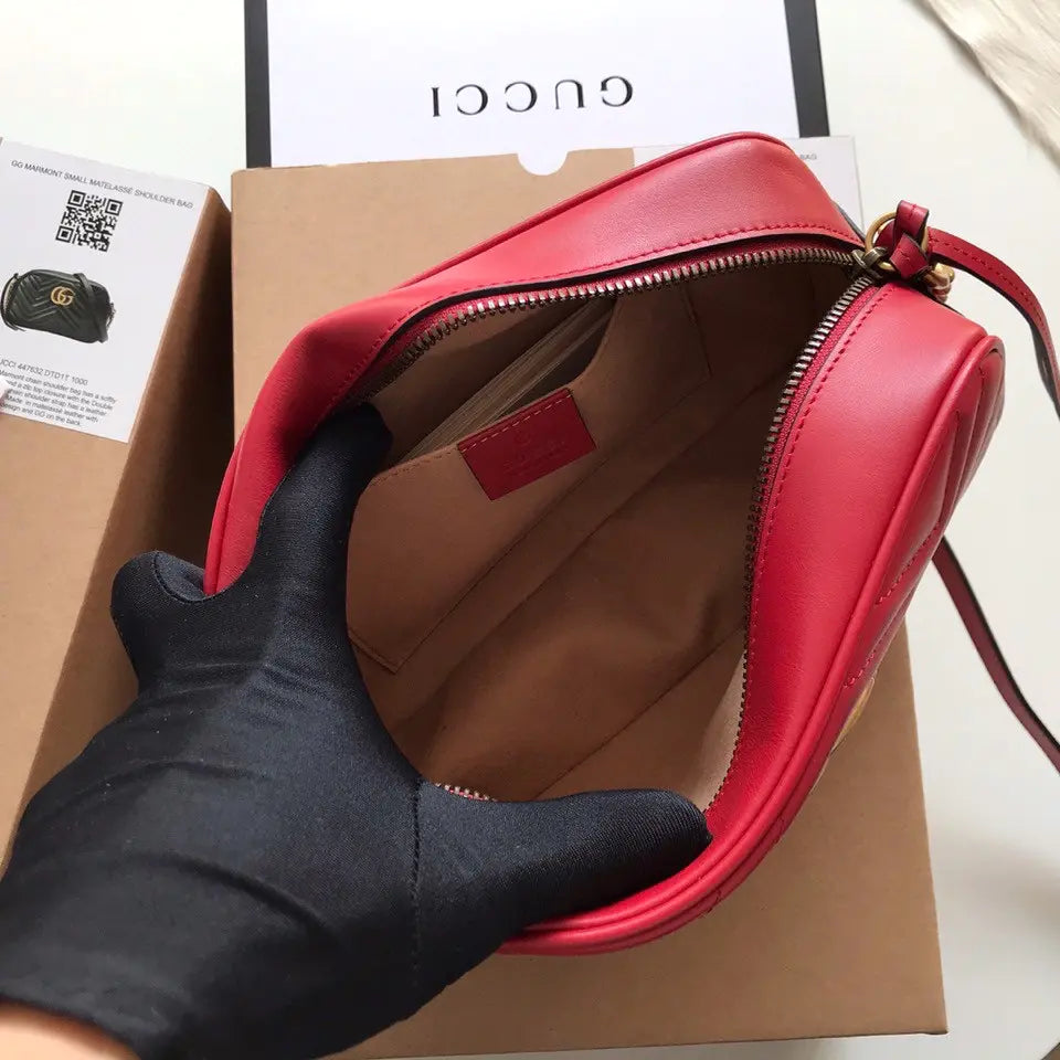 グッチ ラージショルダーバッグ